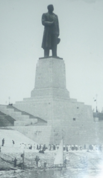 Photo showing the base of the 
Joseph Stalin staue in 1952